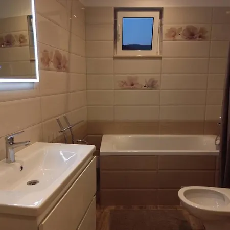 Novi Apartmani Skrape U Samom Centru S Parkingom Trogir Exterior photo