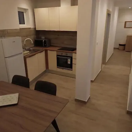 Novi Apartmani Skrape U Samom Centru S Parkingom Trogir Exterior photo