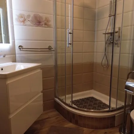 Novi Apartmani Skrape U Samom Centru S Parkingom Trogir Exterior photo
