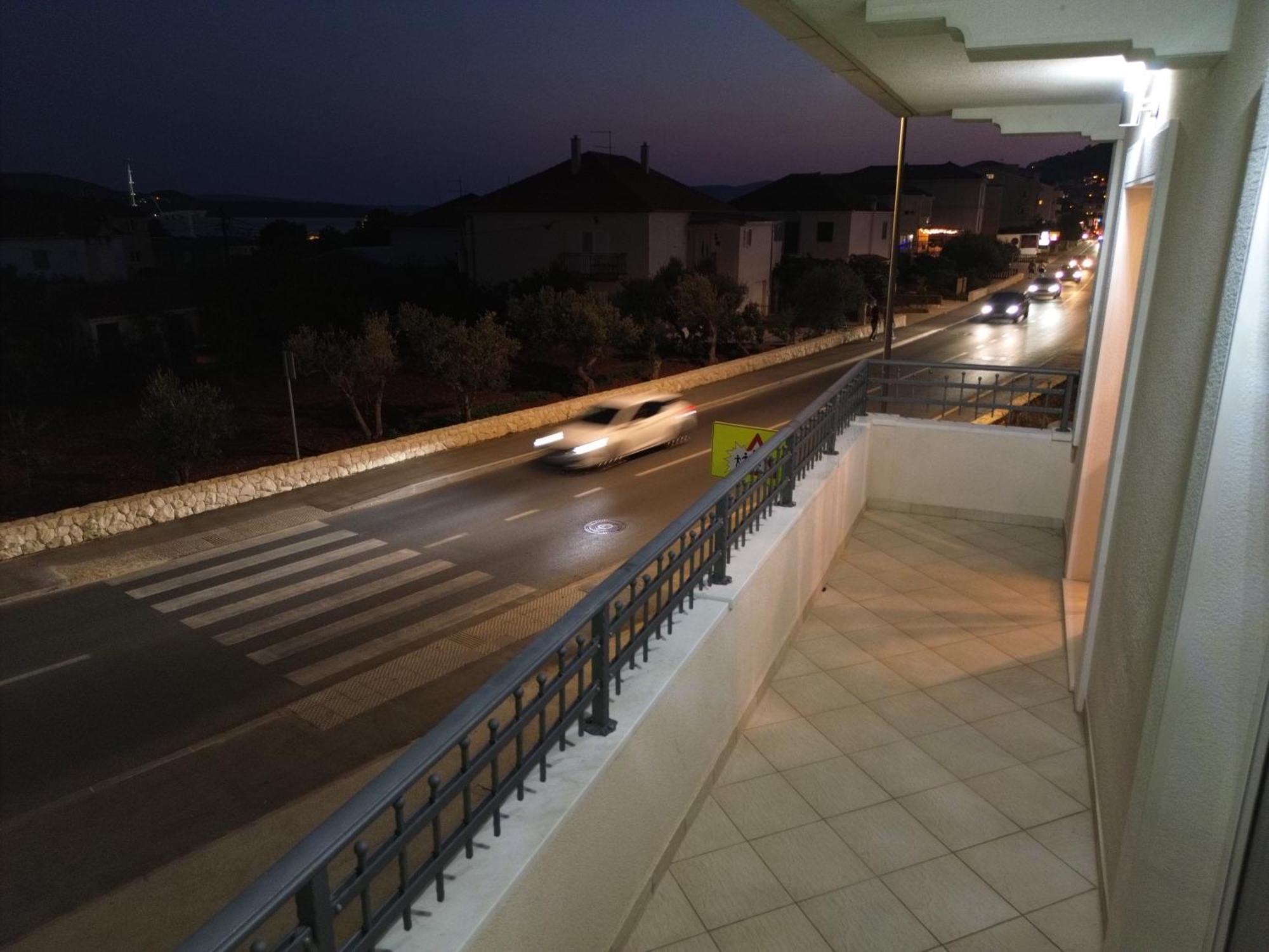 Novi Skrape U Samom Centru S Parkingom