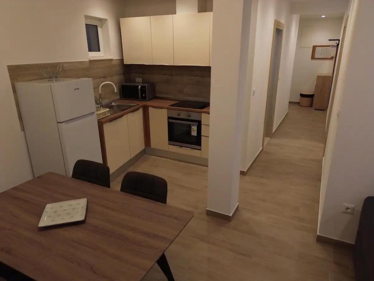 Novi Skrape U Samom Centru S Parkingom Apartment Trogir