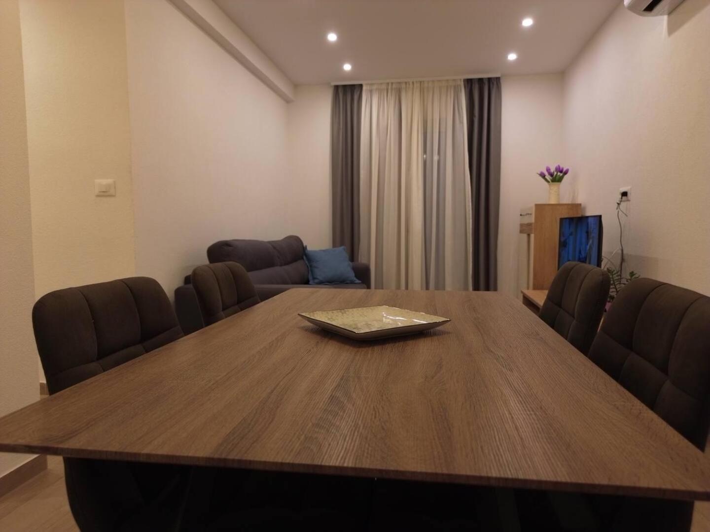 Novi Skrape U Samom Centru S Parkingom Apartment *