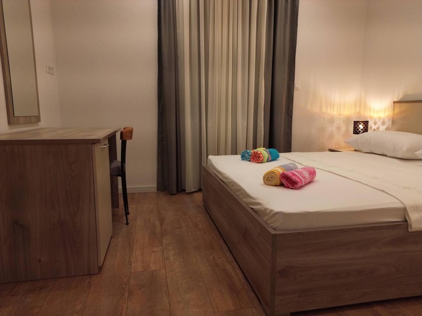 Apartment Novi Skrape U Samom Centru S Parkingom *